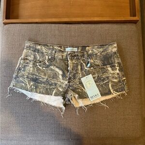 REVICE Oakland Camo Shorts